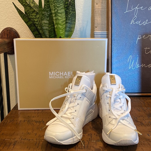 Michael Kors Shoes - AUTHENTIC Michael Kors - Georgia Trainer - Optic White 9M